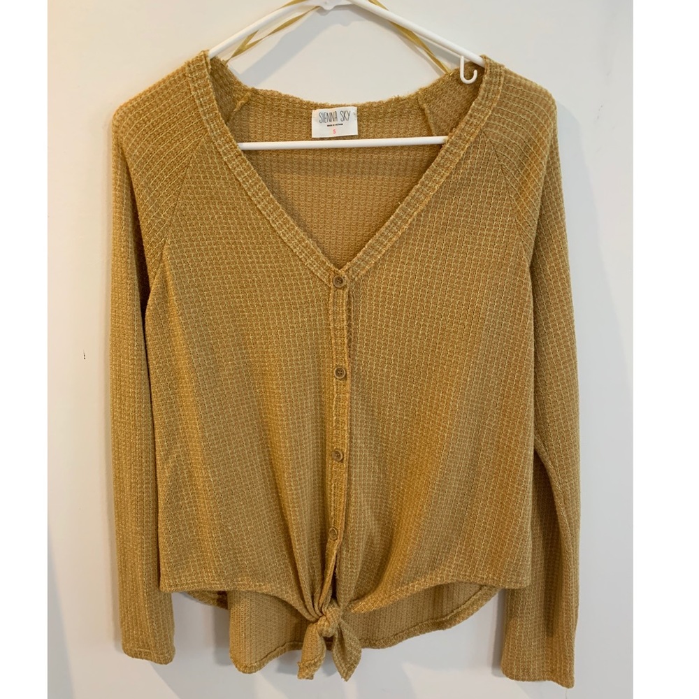 NWOT Sienna sky shirt!